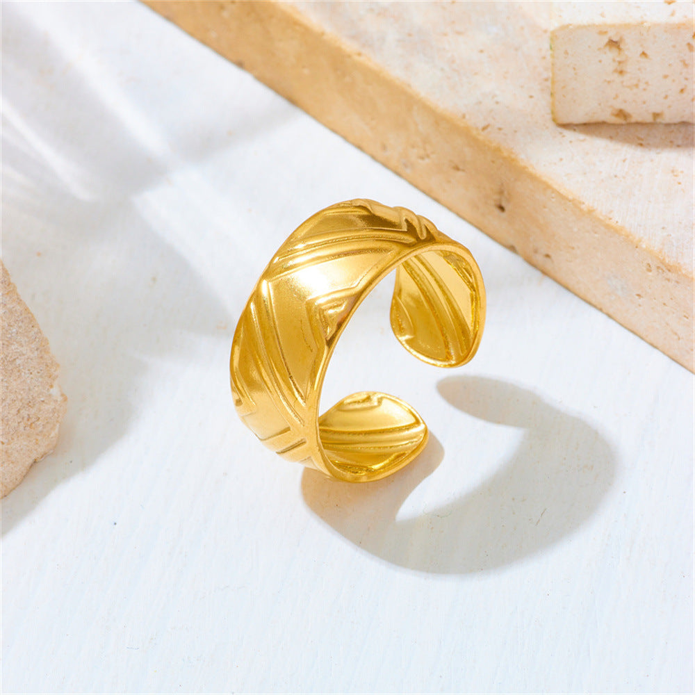 Fashionable and personalized titanium steel women's ring with niche design ins, light luxury stainless steel non fading ring
