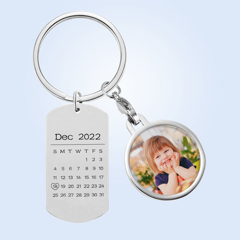 European and American cross-border DIY calendar military brand accessories personalized carving circular photo box keychain