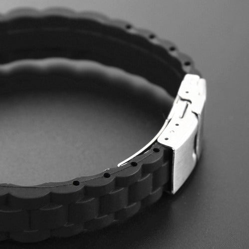 Cross border engraved stainless steel silicone wristband men's strap bracelet with adjustable European and American design