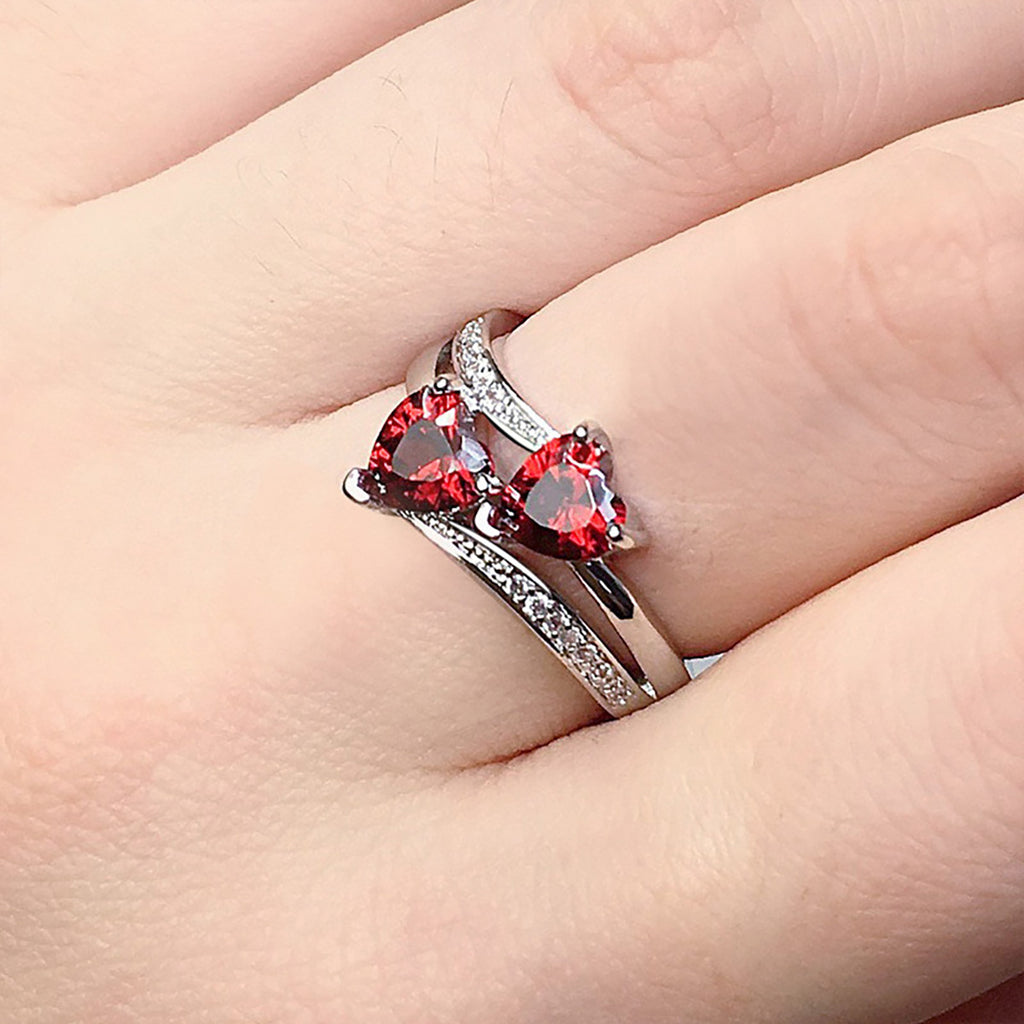 Creative design of twin heart shaped zircon inlaid ring, European and American wish hot selling ring, cross-border jewelry