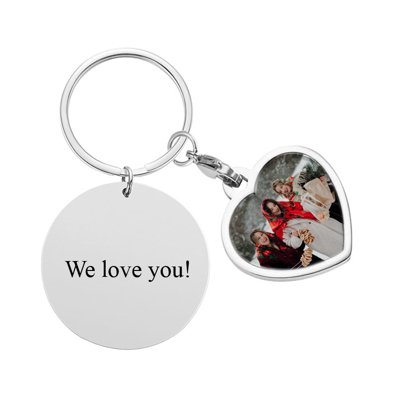 Hot selling personalized circular disc in Europe and America, carved in both Chinese and English, heart-shaped photo box keychain
