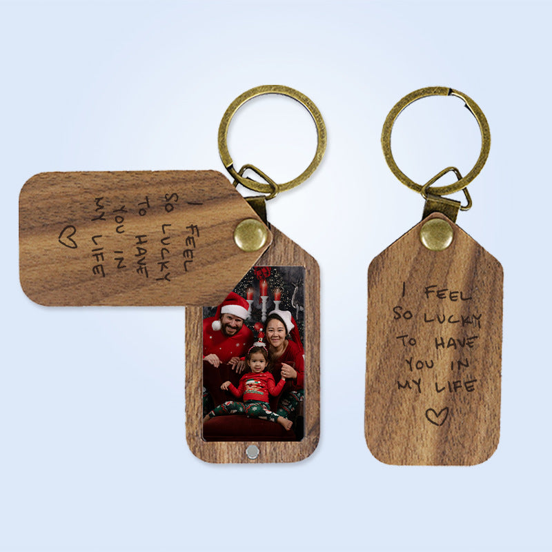 Hot selling black walnut color photos in Europe and America can be customized with personalized handwritten wooden keychains as small gifts